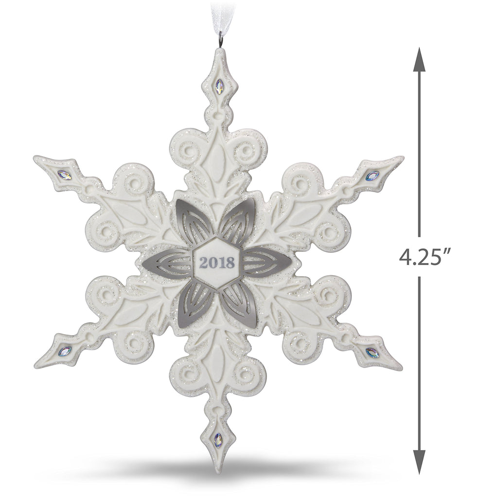 Porcelain Snowflake Christmas Ornament H8033